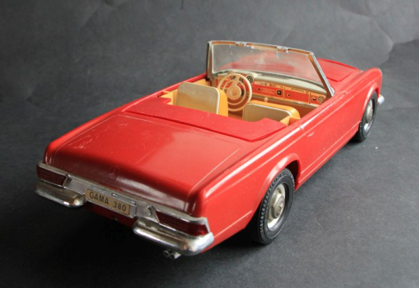 Gama Mercedes-Benz 230 SL Plasticmodel 1965 (1876)